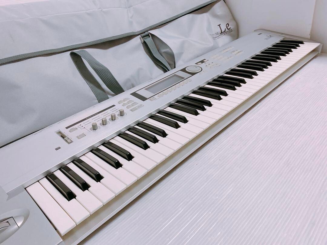 Korg Triton Le 76-Key Music Workstation Synthesizer Keyboard Korg Triton Le 76-Key Music Workstation Synthesizer Keyboard