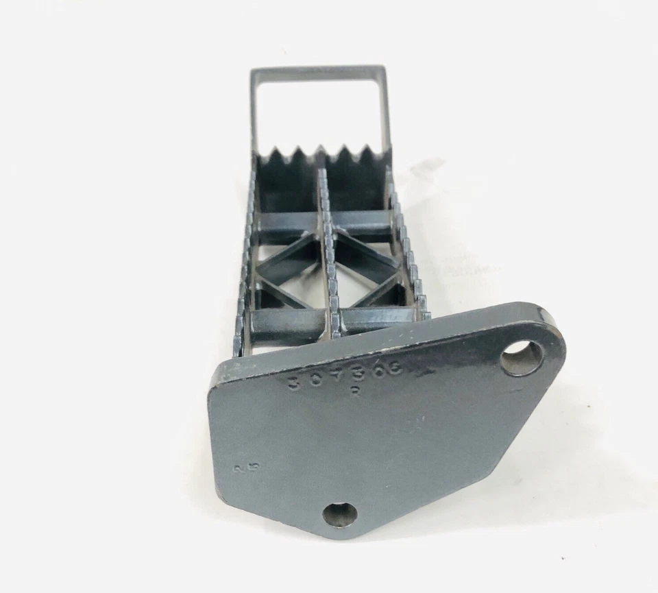 Roll Design Right Side Foot Peg Chrome Yamaha YFZ450 YFZ 450 2004-2013 - Image 2 of 3