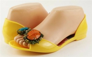 steve madden yellow flats