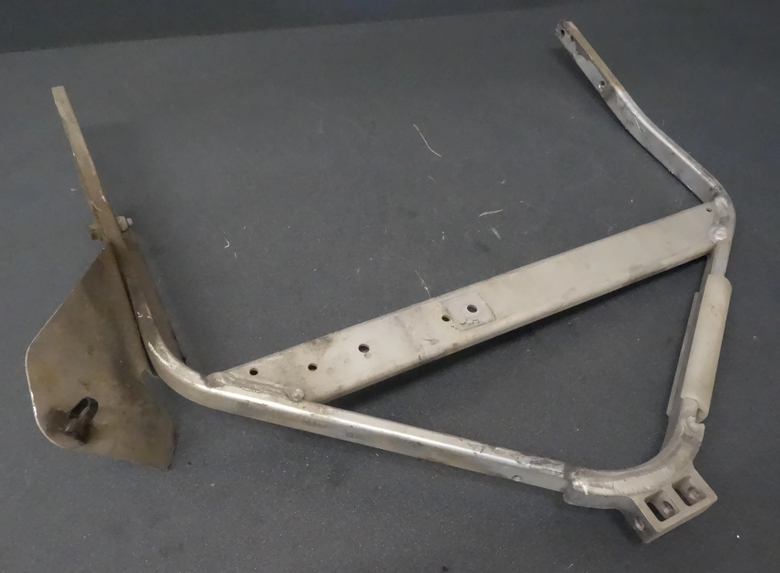 Ski-Doo OEM Frame Handle Support Brace Bracket 518324505 GSX GTX MXZ Summit