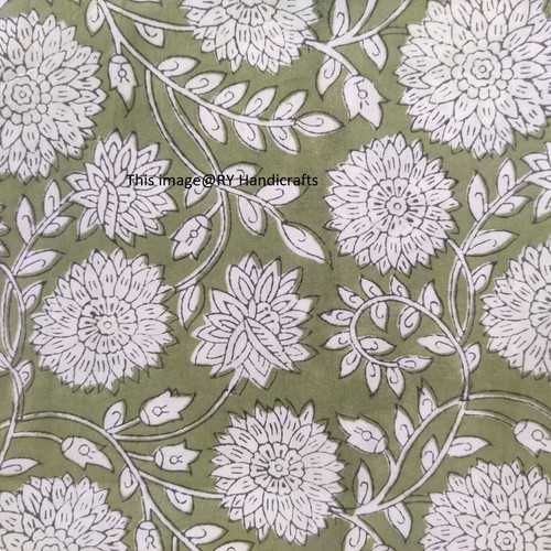 Green cloth Napkin hand Block print cotton scalloped napkin , 20 x 20 inch - Picture 5 of 9