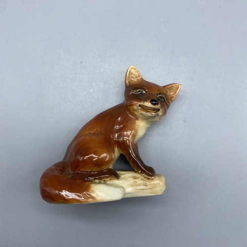 Goebel West Germany Porcelain Fox Sitting on Log Figurine - Picture 6 of 11