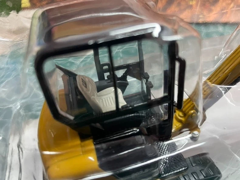 1/32 Scale CAT 302.5 Multi-Purpose Crawler Excavator Model - Image 4 of 4