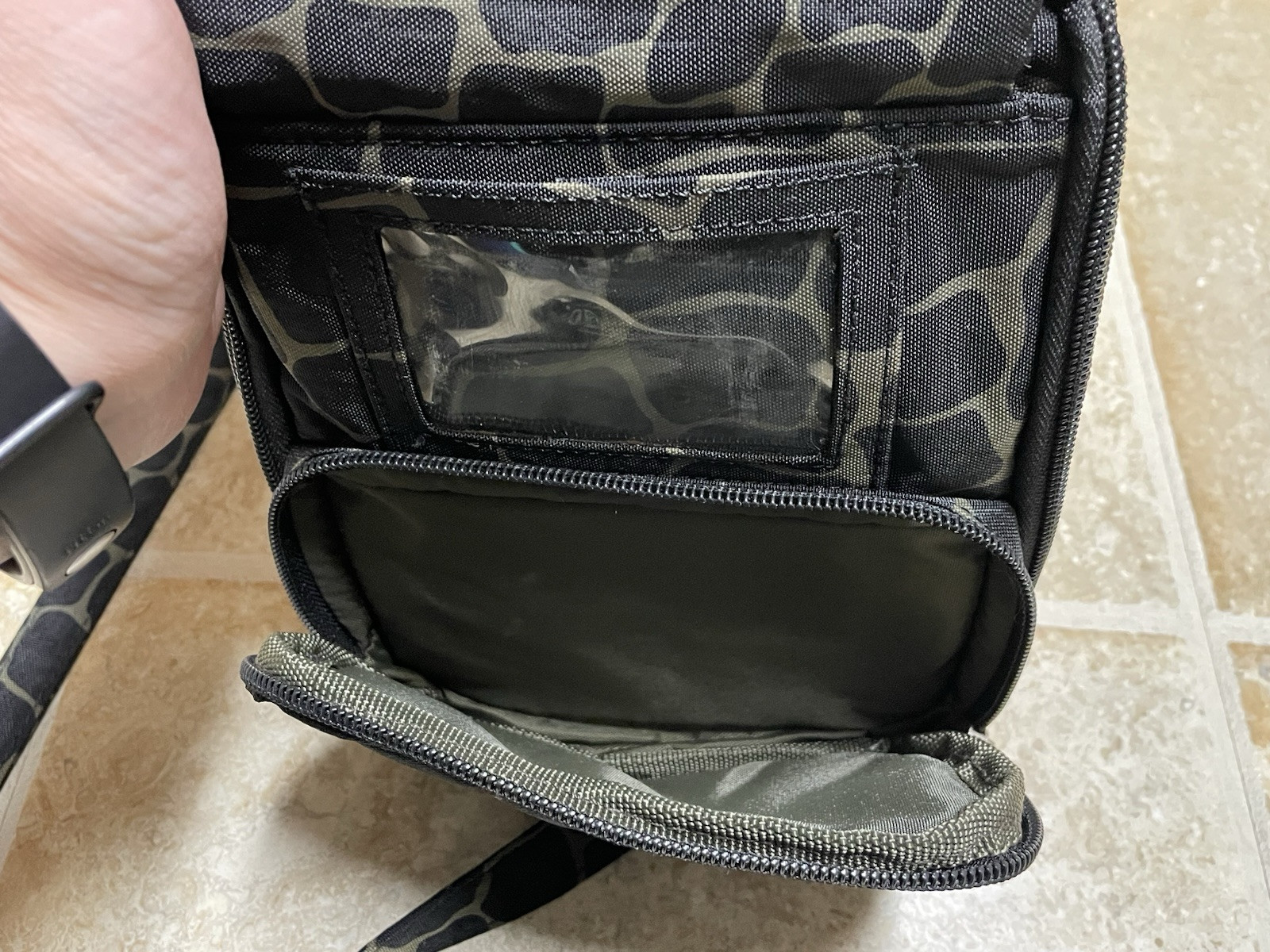 Baggallini Multi Function Crossbody Bag Organizer… - image 8