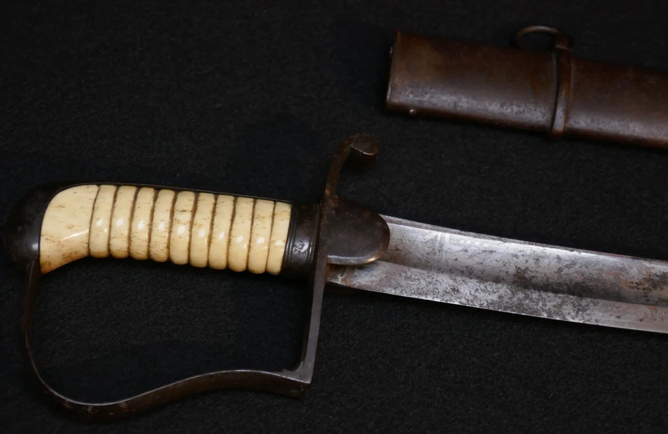 War of 1812 Era US Army Cavalry Dragoon Saber Sword Star Etched Blade & Scabbard - Image 2 of 4