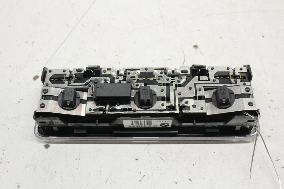 Luz de lectura de mapa superior BMW 645i 650i M6 2005-2008 63316962010 OEM usada Foto 3 de 4