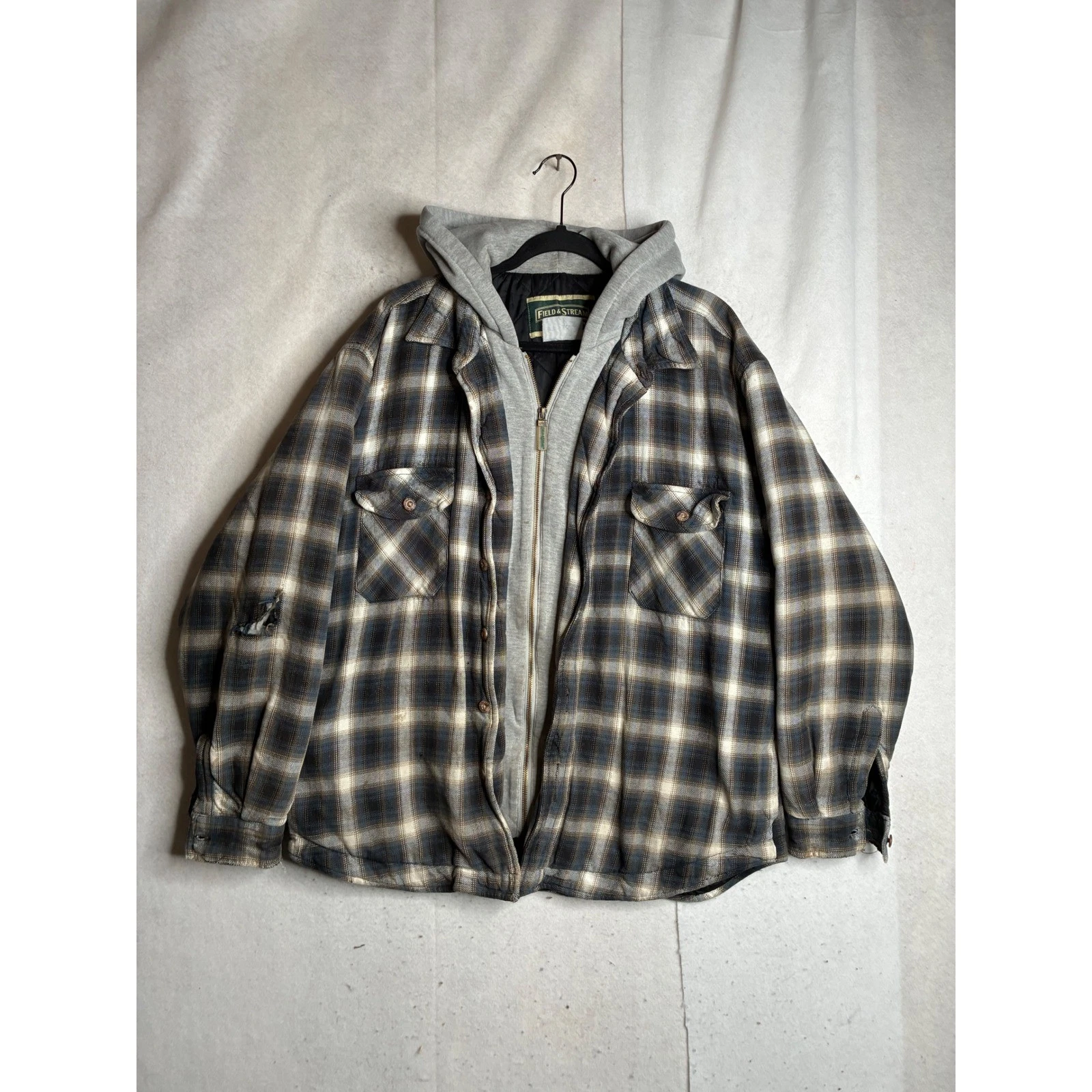 Field & Stream Mens Blue Plaid Hooded Flannel Shirt Jacket Quilted Lined 32x29.5
Opens in a new wind