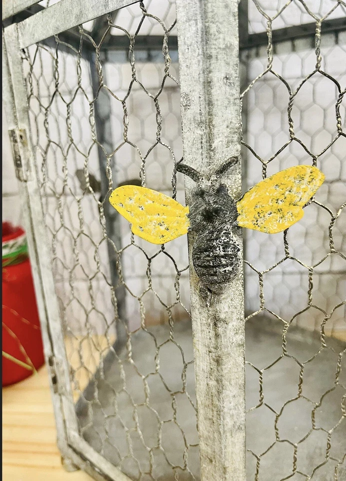 Rustic Metal Birdcages With Chicken Wire Set Of 2 NEW - Image 2 of 4