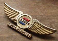 VINTAGE / ANTIQUE UNITED AIRLINES STEWARDESS WING BADGE PILOT AVIATION AIRPLANE