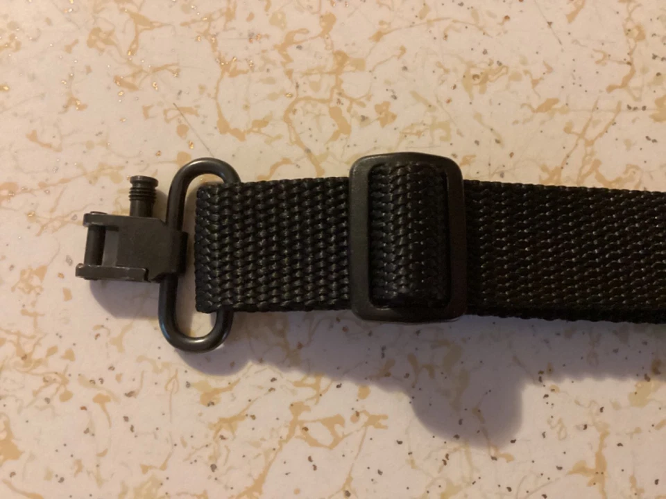 "Eslinga acolchada de neopreno marca Hunter con clips giratorios aprox 34"" de largo" Foto 3 de 4