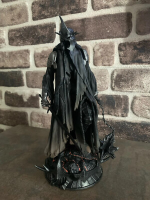 Der Herr der Ringe: Gepanzerter Hexenkönig Actionfigur 26 cm