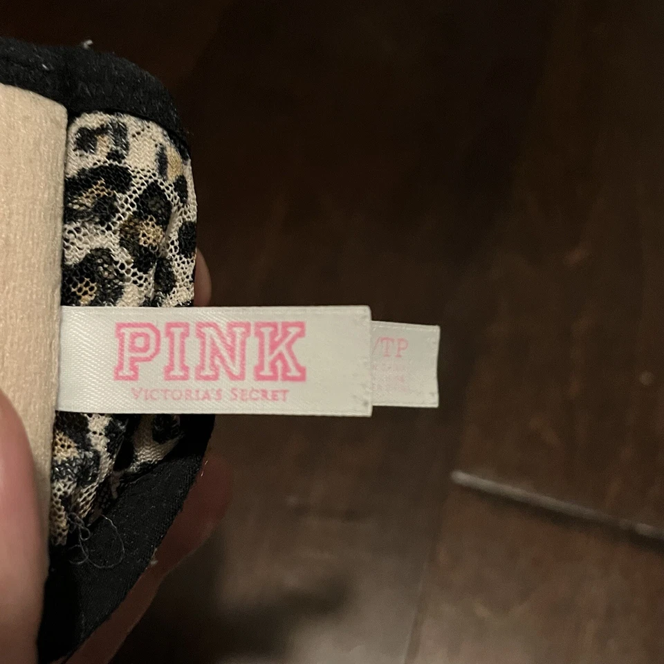 Bandeau acolchado estampado leopardo encaje rosa Victoria’s Secret talla XS Foto 2 de 4