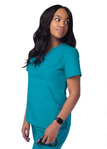 Sivvan Uniformi Donna Finto Avvolgente Infermiera Medico Scrub Top Vestibilità Crossover Semi-V - Foto 17 di 112