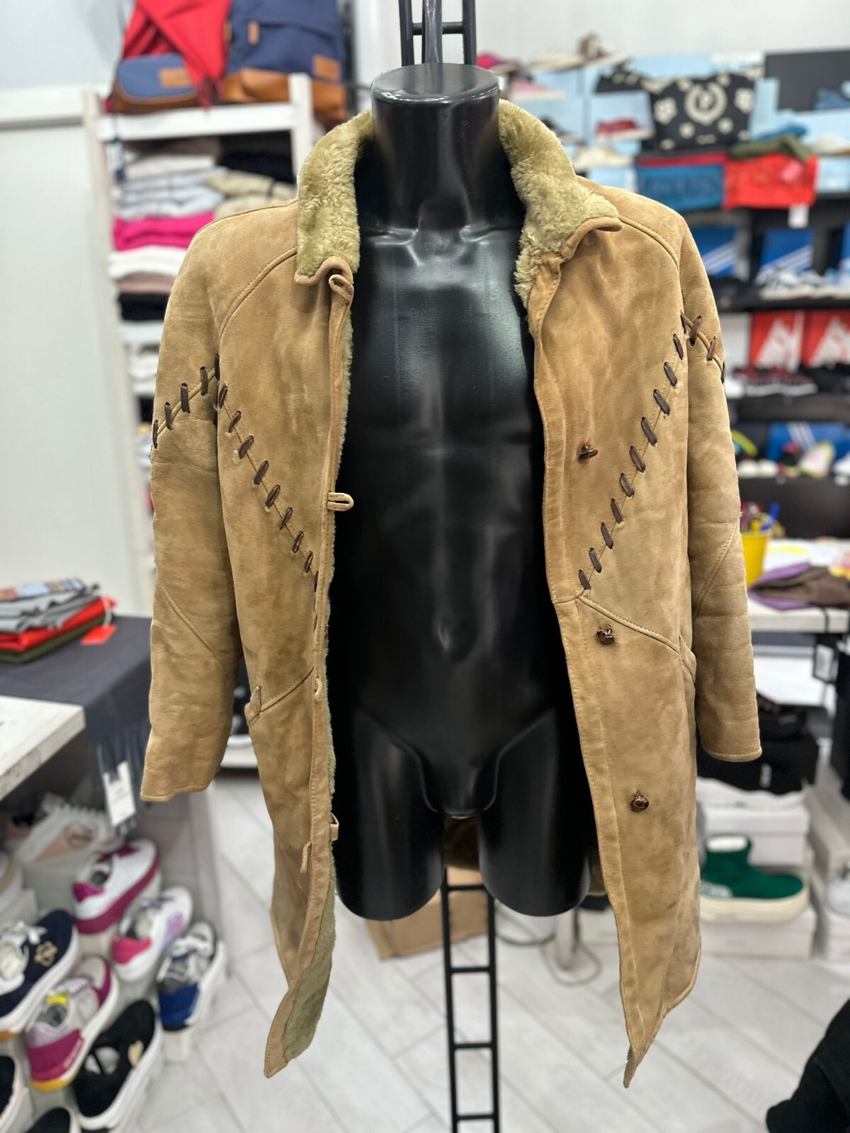 Igi&Igi sheepskin shearling ethnic model used women's size 44 beige LLV670