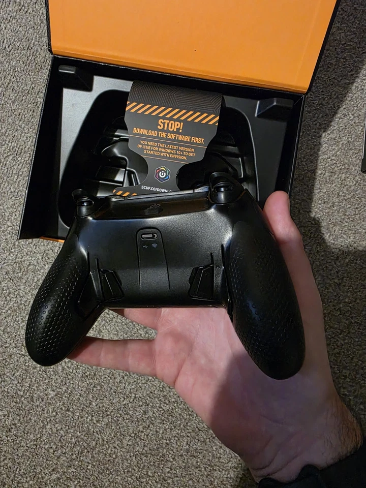 Scuf Envision Pro Wireless PC Gaming Controller Grey/Orange - Image 3 of 4