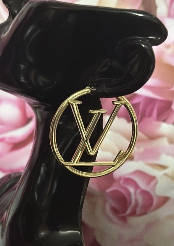 Gold Hoop Earrings for Women - Classic Elegant Jewelry-image