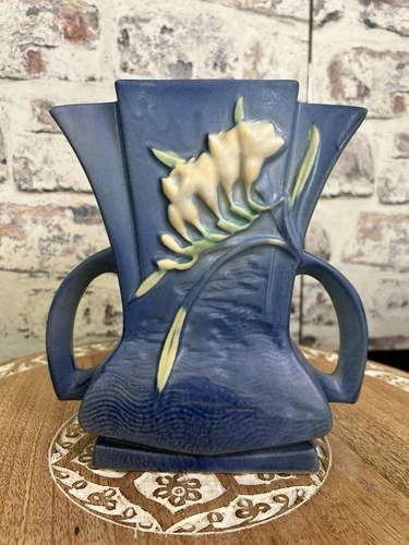 Vintage Roseville Pottery Freesia Vase In Delft Blue Circa 1945 #200-7