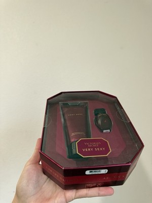 Victoria's Secret Very Sexy  Set Red 3.4oz Lotion Perfume Women 28$