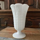 Vintage E.O.BRODY CO Large White Milk Glass Flower Fern Vase 9" M5200 Cleveland