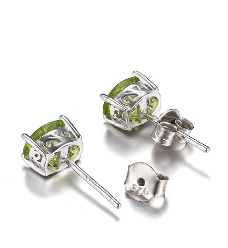 Green peridot oval cut silver stud earrings - Picture 4 of 6