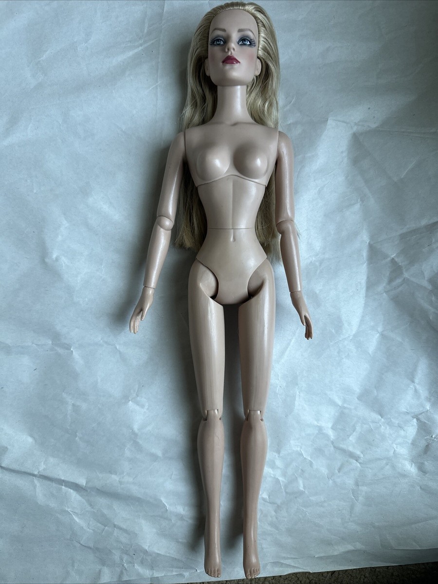 Tonner TYLER 2009 ULTRA BASIC SYDNEY CHASE 16”Fashion Doll