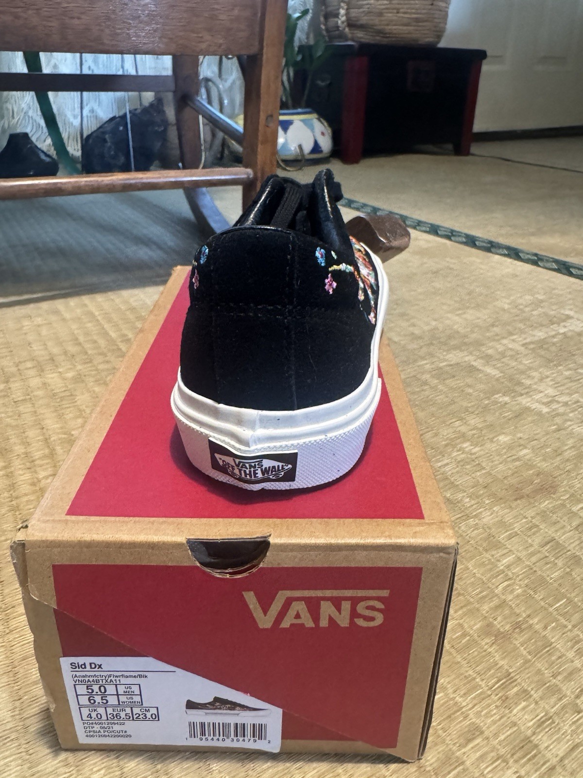 Vans Sid DX in the 'Anaheim Factory - Flower Flame Black image 5