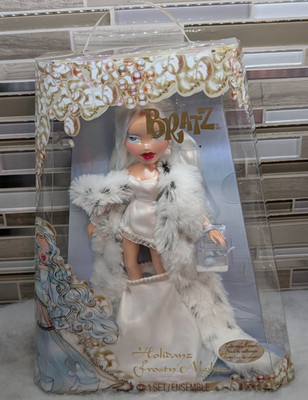 Bratz Holidayz Frosty Nightz Cloe Collector Fashion Doll 2025 - New