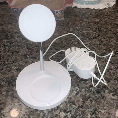 Belkin BOOST CHARGE PRO MagSafe  Wireless Charger Stand White WIZ010