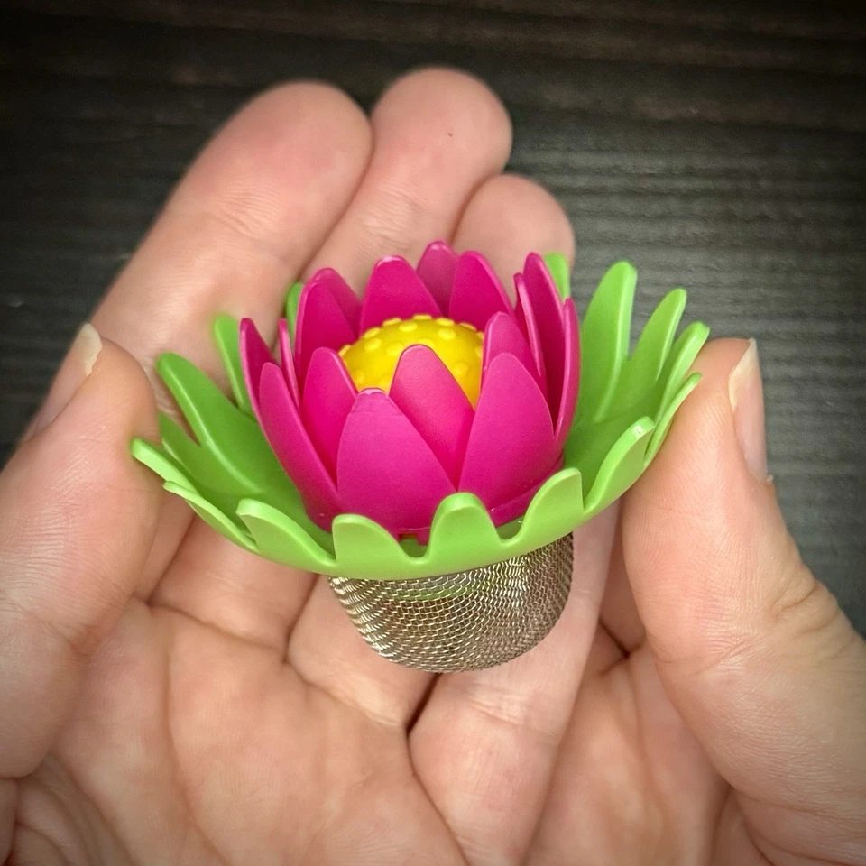 NEW Kikkerland Lotus Tea Infuser Pink LOTUS Flower Shipped Tea Float - Image 2 of 4