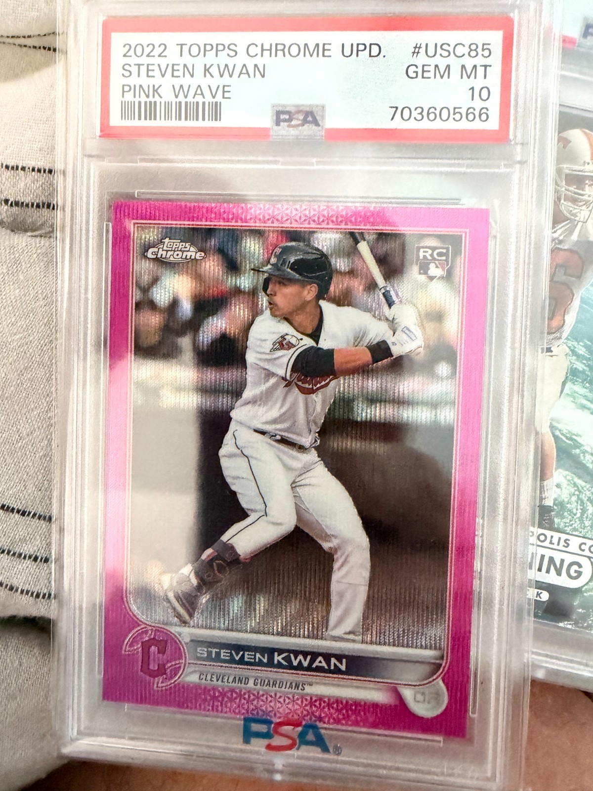 2022 Topps Chrome Update Series - Steven Kwan #USC85 Pink Wave Refractor (RC)