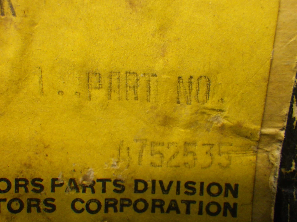 Mecanismo de cierre de puerta 1959 1960 Chevrolet sedán entrega trasero izquierdo NOS 4752535 Foto 3 de 4