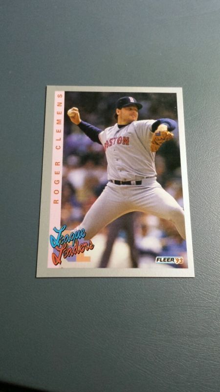 ROGER CLEMENS 1993 FLEER CARD # 348 B8085