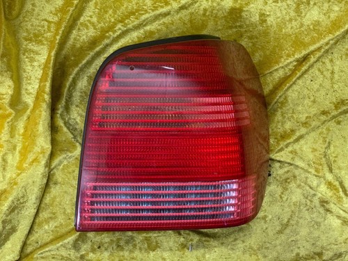 VW Polo 6N2 `00 Rückleuchte Leuchte RECHTS mit Lampenträger Rücklicht Original