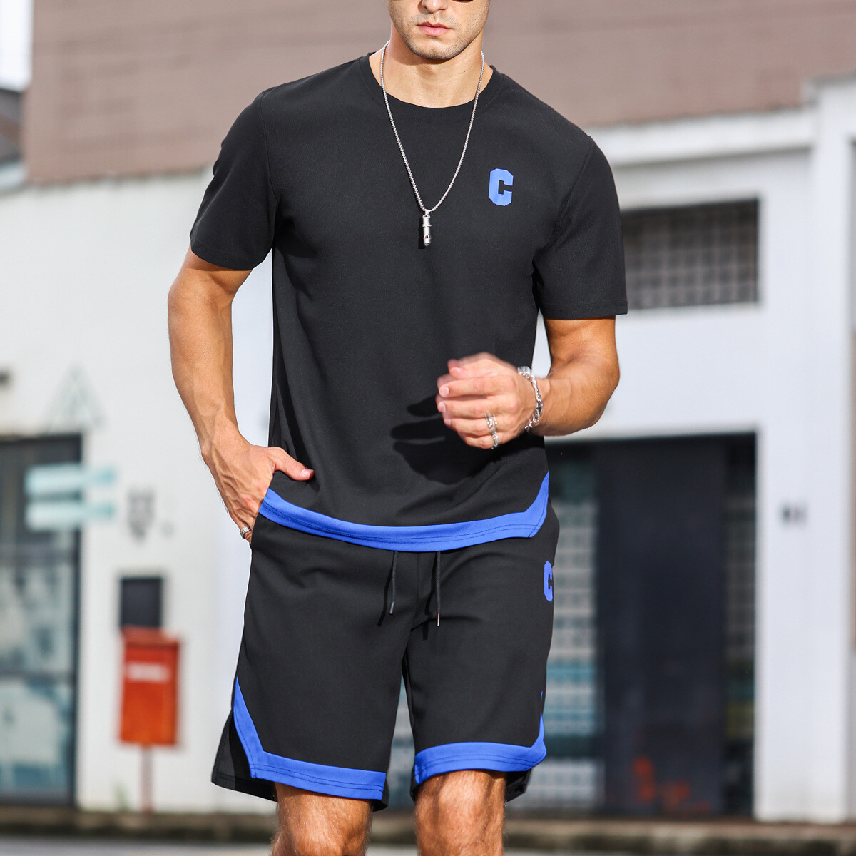 Men Summer Outfit 2-Piece Set Short Sleeve T-Shirt and Shorts Sweatsuit Set - Main Image