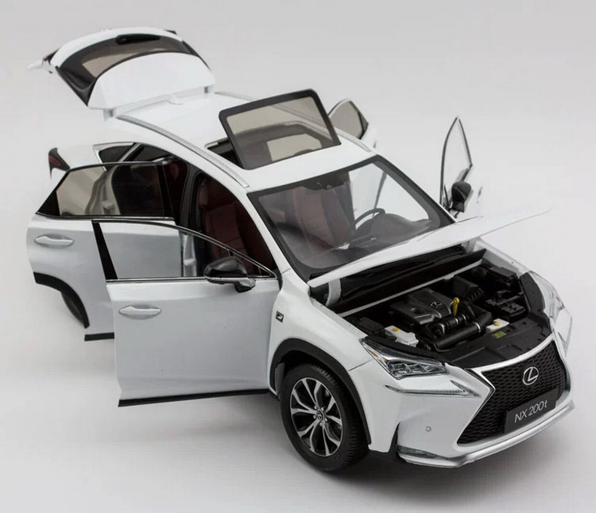 限定版1/18 レクサス NX 200t 模型 ミニカー 完成品 展示台付き 白 1/18 Scale LEXUS NX 200T SUV White Diecast Car ModelToy