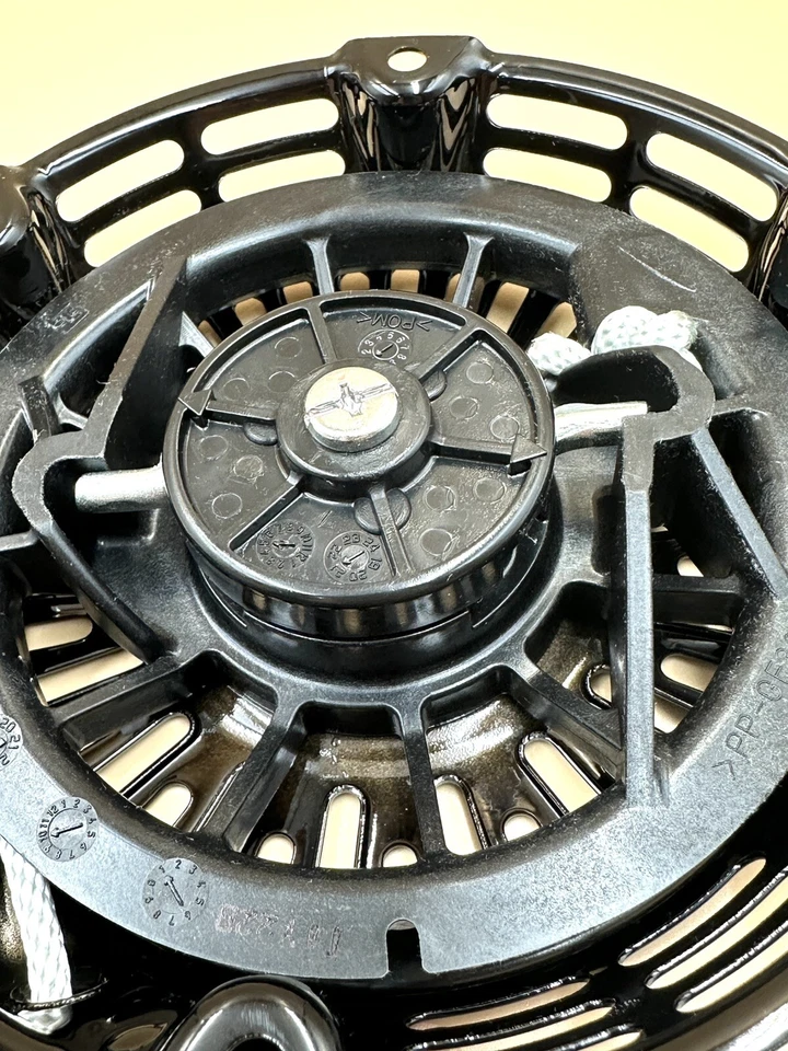 Genuine Honda GX120 GX160 GX200 Engine Recoil Pull Starter 28400-Z4M-305ZD Black - Image 2 of 4