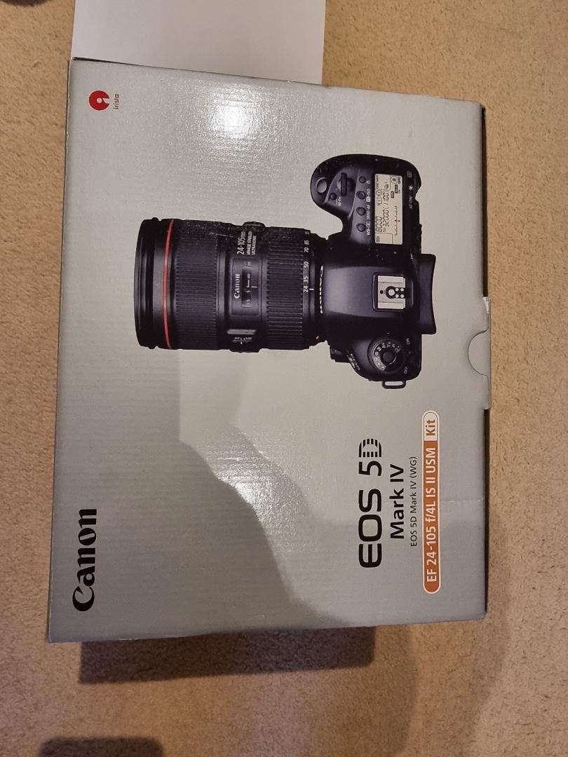 Canon EOS 5D Mark IV 30.4MP DSLR Camera body +Canon EF 24-105mm F/4 L IS II USM 