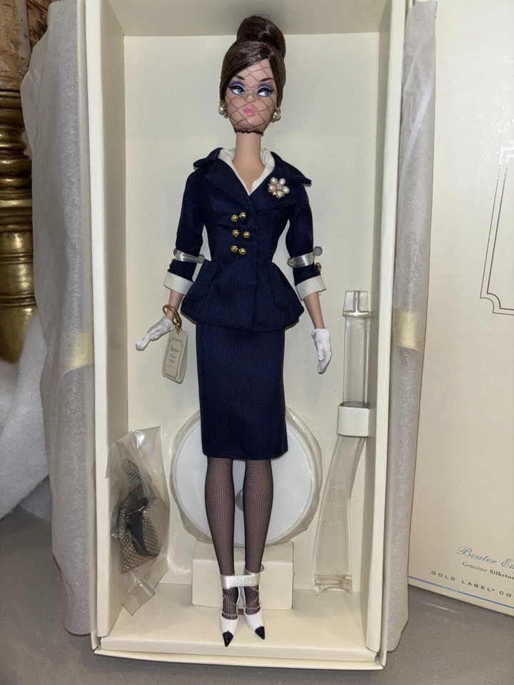 Conjunto Boater PIEDRA DE SEDA Barbie BFMC Club Exclusivo Dorado NRFB Foto 4 de 4