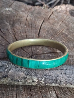 Bracelet jonc vintage en laiton et mosaïque de malachite verte, style ethnique - Photo 1/4