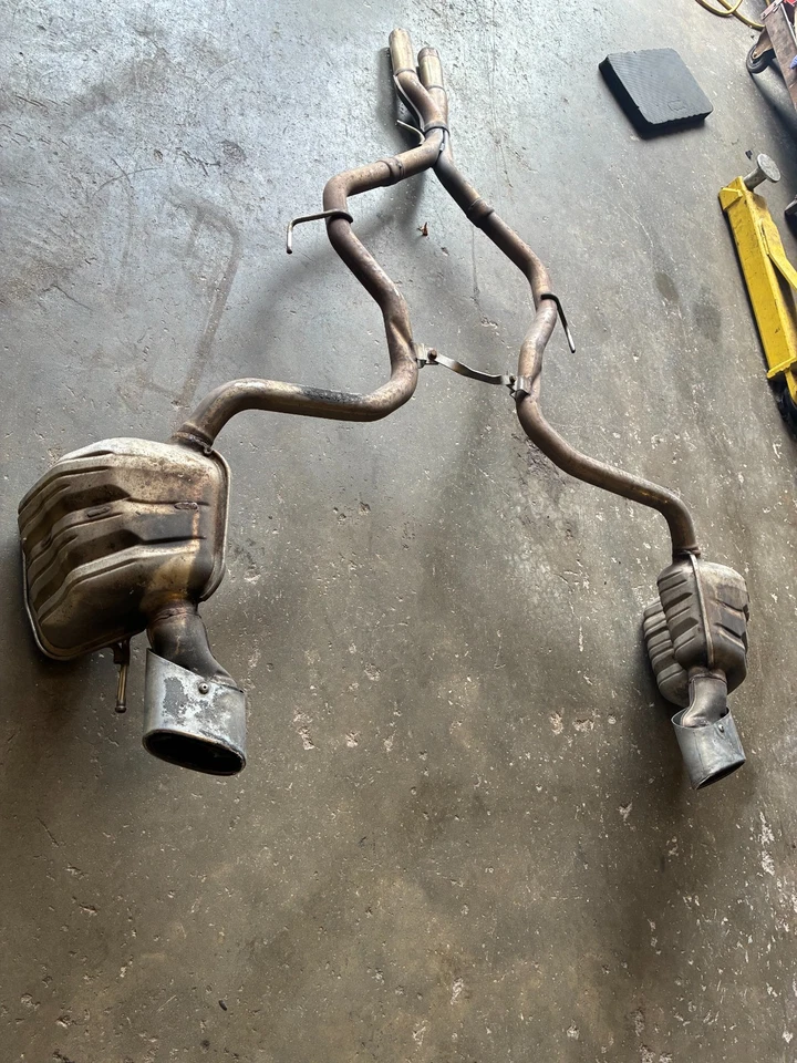 Tubo de escape trasero 2304911300 03-08 Mercedes Benz R230 SL600 SL500 SOLO RECOGIDA Foto 2 de 4