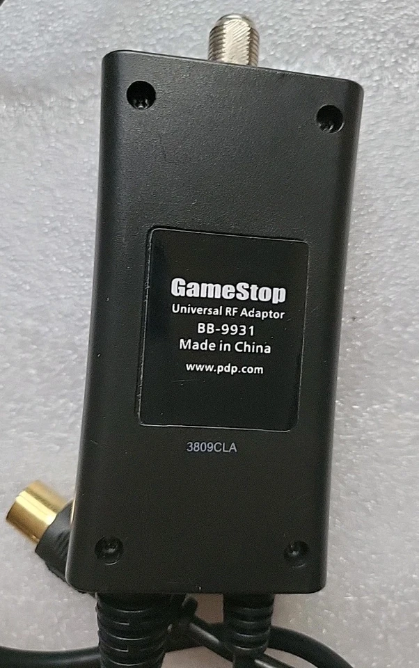 GameStop BB-9931 Universal RF Adapter for Xbox, PlayStation, N64, Game Cube - Image 3 of 4