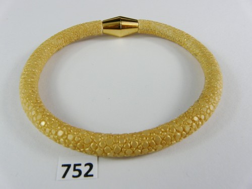 752) Pulsera de cuero de rayas con cierre magnético - Imagen 2 de 6