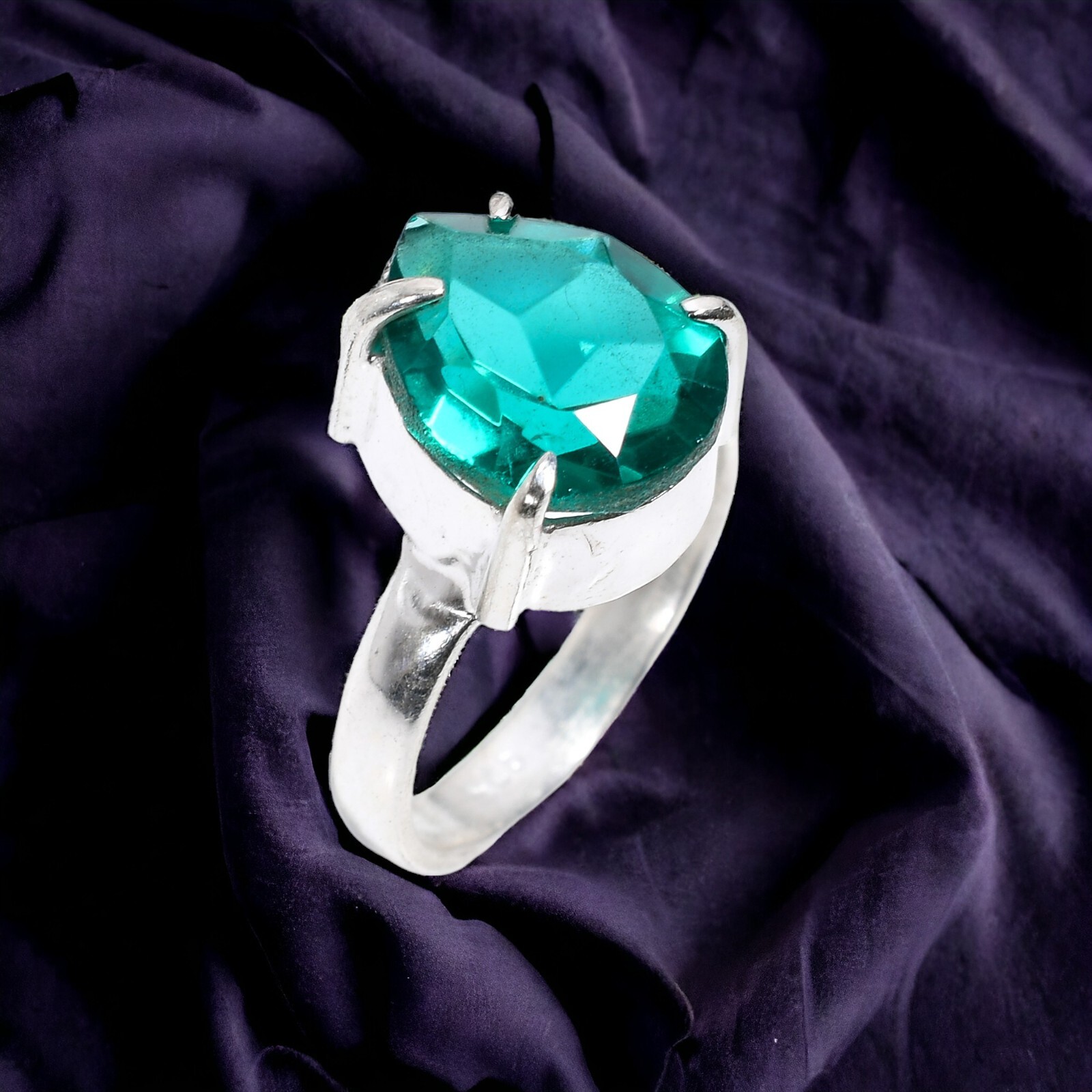 Gift For Her Natural Green Apatite Solitaire Party Wear Ring Size 5.5 925 Silver