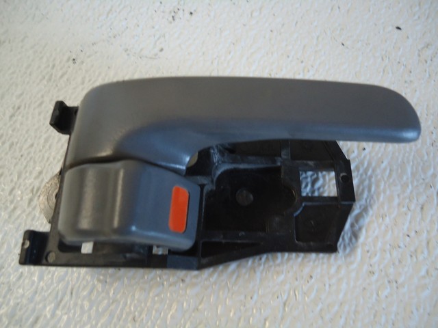 2000 Toyota Camry R R Inside Door Handle 69273 Aa010 D40