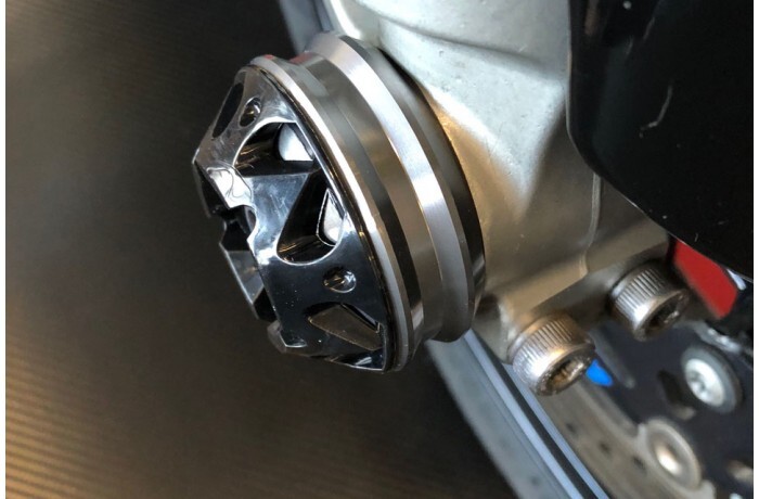 Protections fourche YAMAHA MT10 pour éviter les rayures