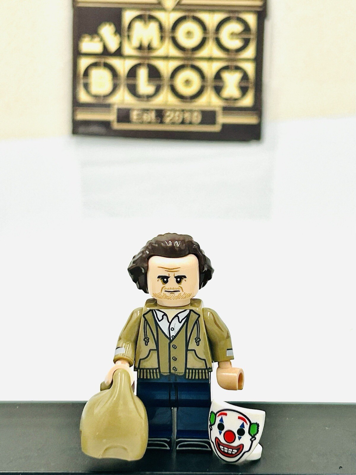 #0031 - The Joker (Arthur w/ Mask Suit)