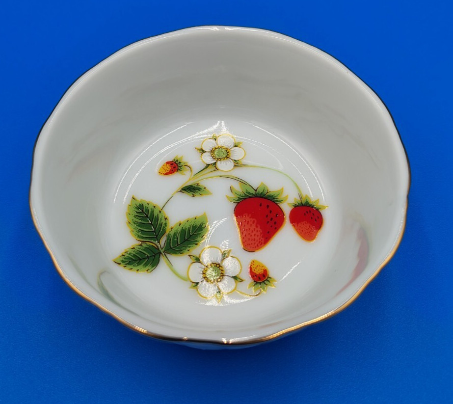 Vintage John Wagner & Sons Strawberry Basket Weave Small Bowl Ivyland PA Japan