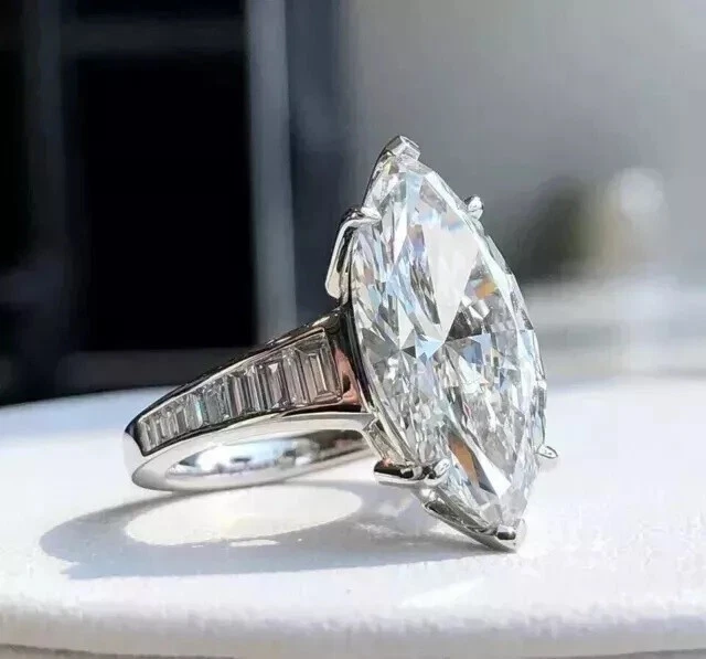 Anillo de compromiso solitario moissanita corte marquesa de 4 quilates enchapado en oro blanco de 14 quilates Foto 2 de 4