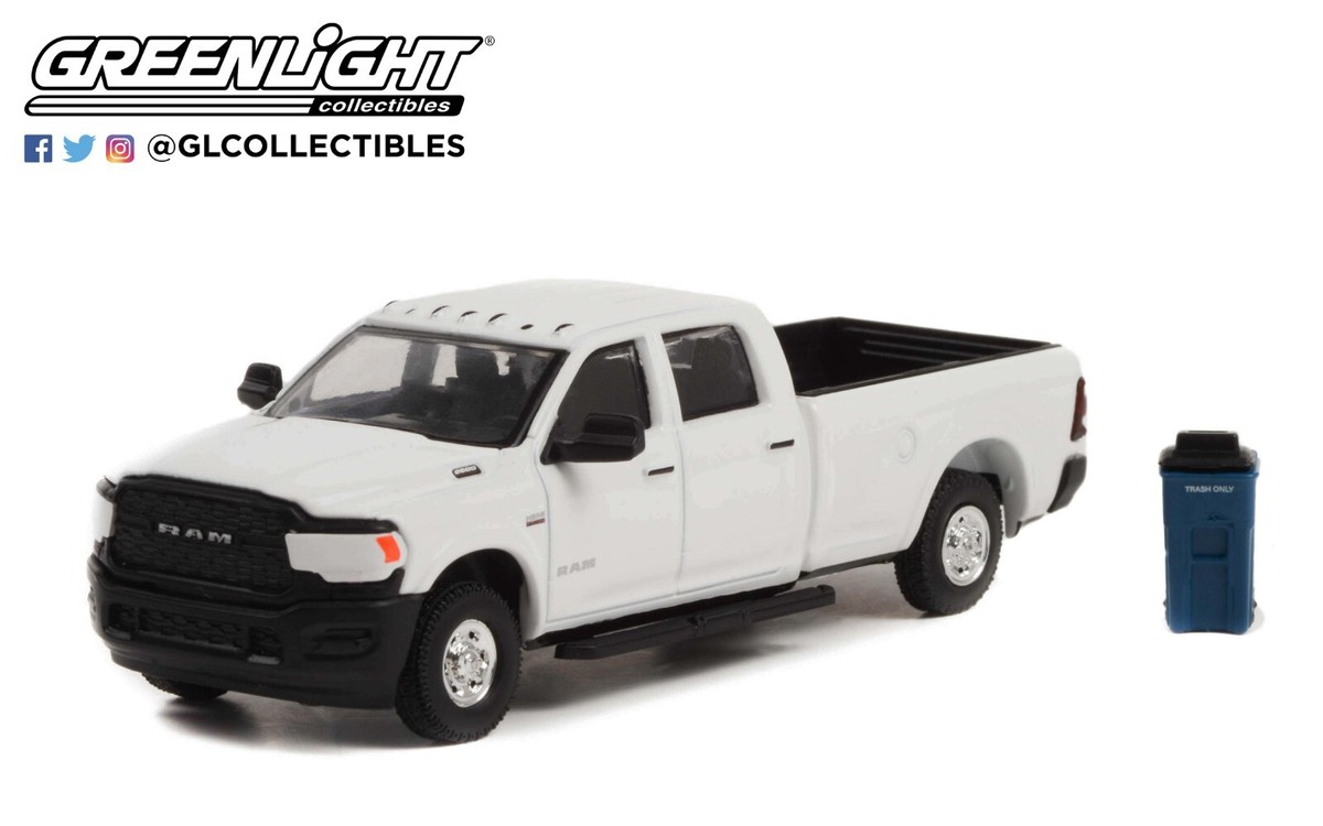1:64 Greenlight *HOBBY SHOP 13* White 2021 Ram 2500