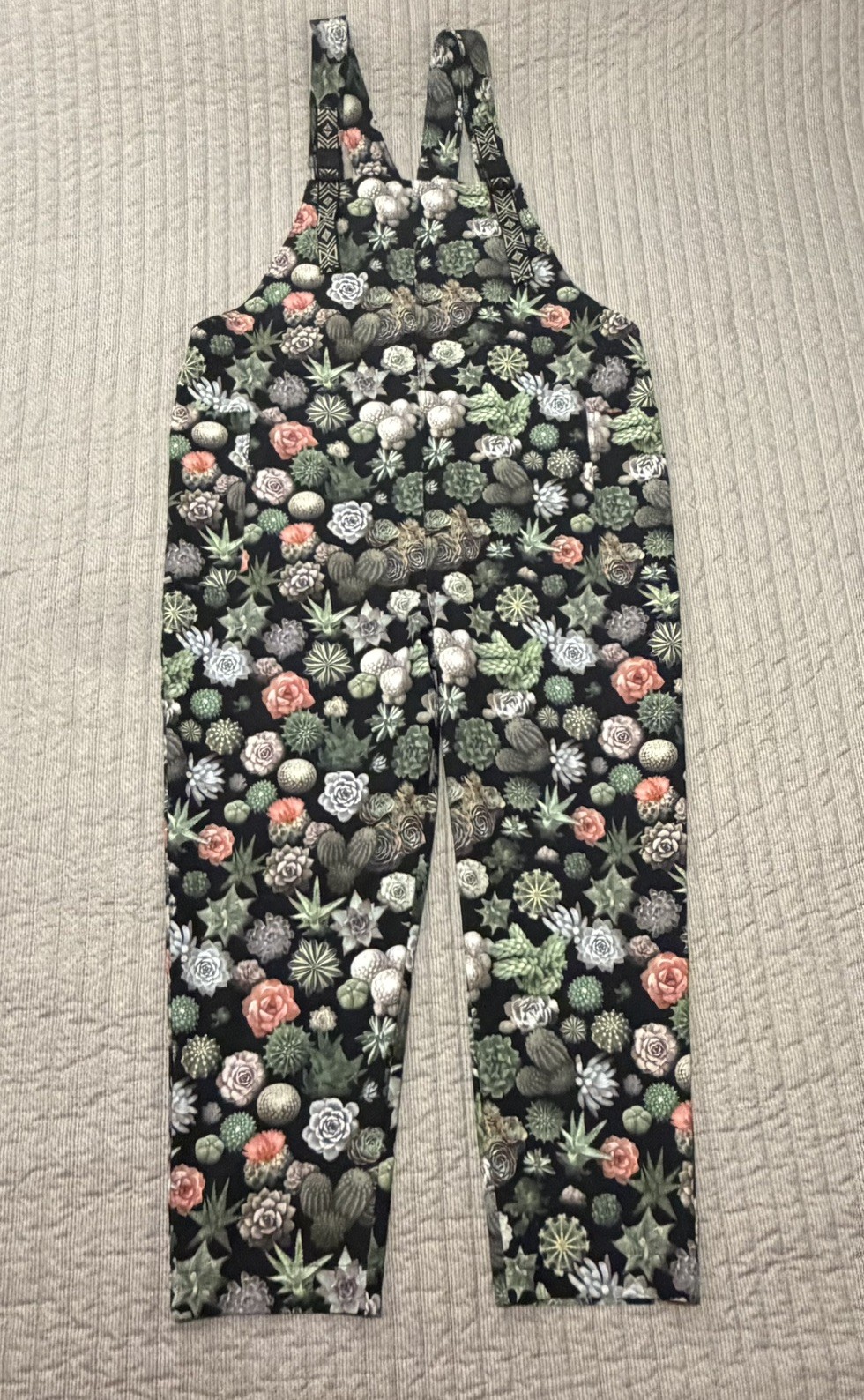 Kavu Black Succulent Print Relaxed Fit Overalls Bibs XL Gardening Plants